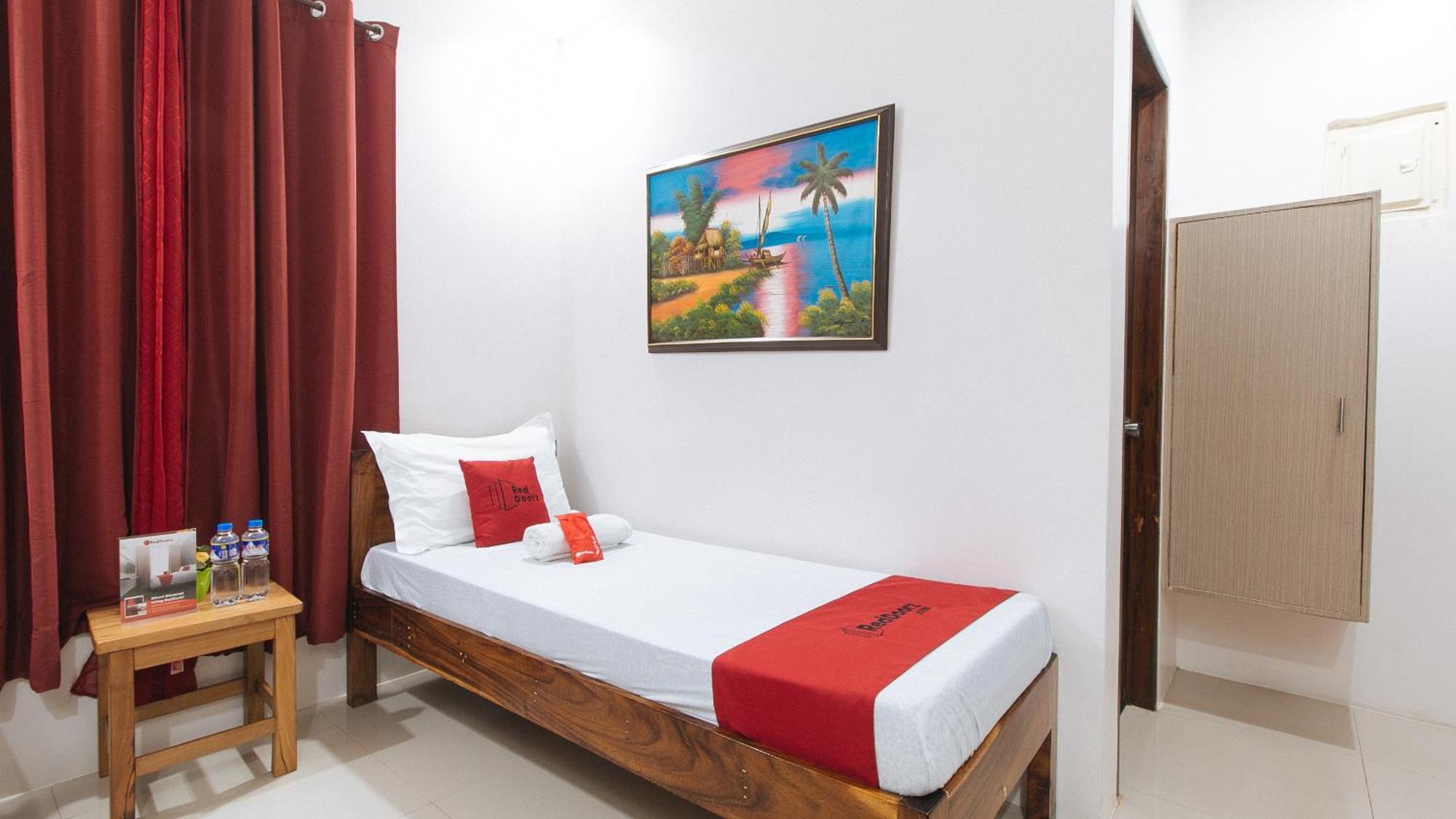 Reddoorz Plus @ Jollydays Hotel Nueva Ecija San Jose  Buitenkant foto