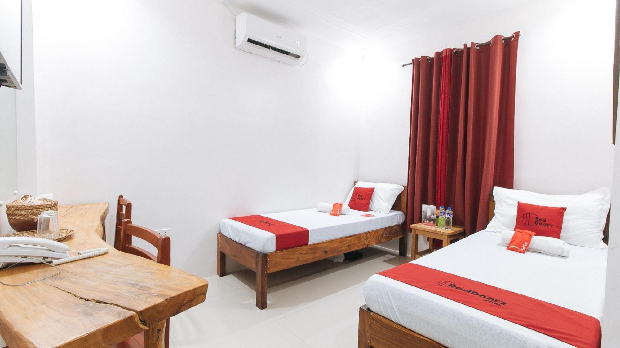 Reddoorz Plus @ Jollydays Hotel Nueva Ecija San Jose  Buitenkant foto