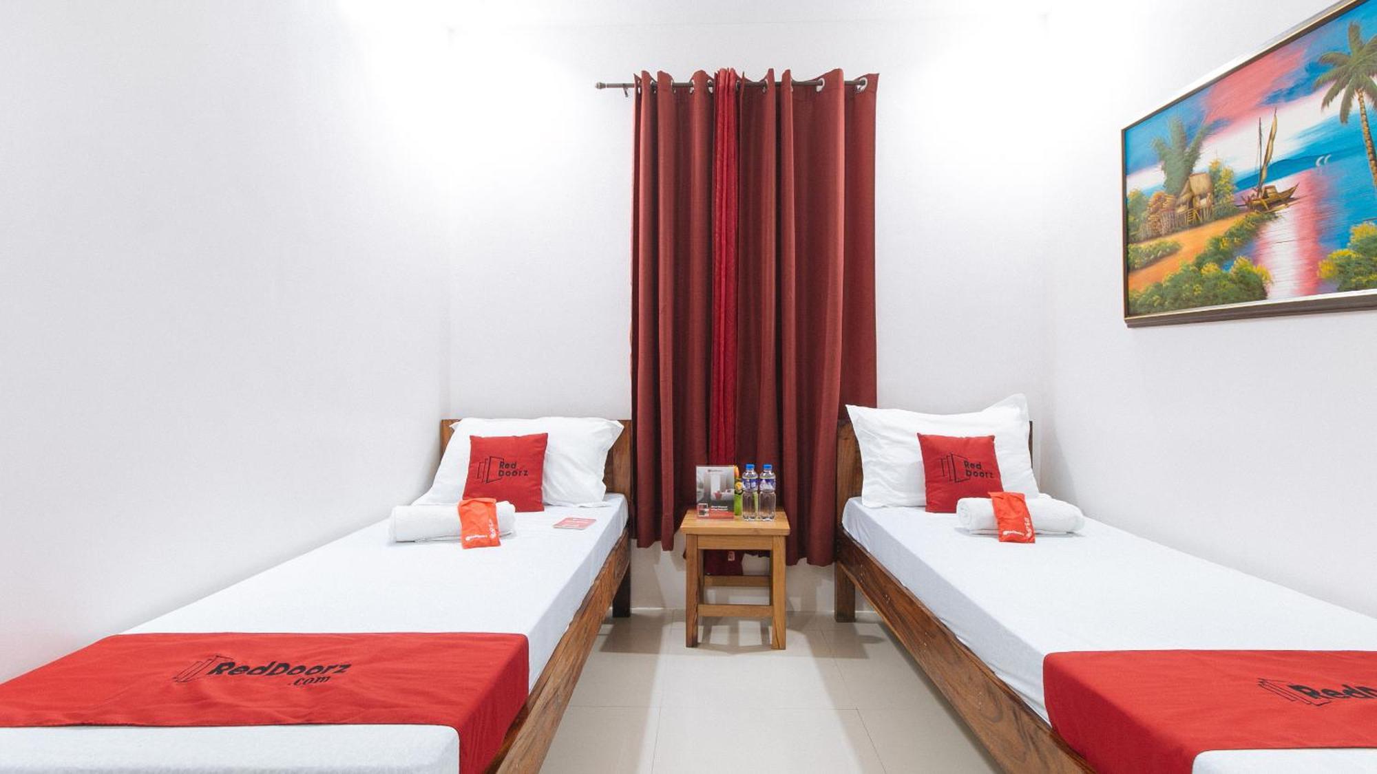 Reddoorz Plus @ Jollydays Hotel Nueva Ecija San Jose  Buitenkant foto