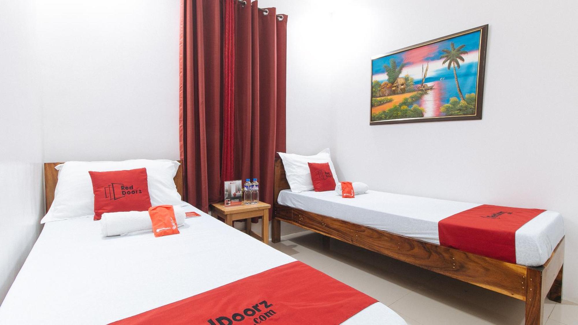 Reddoorz Plus @ Jollydays Hotel Nueva Ecija San Jose  Buitenkant foto