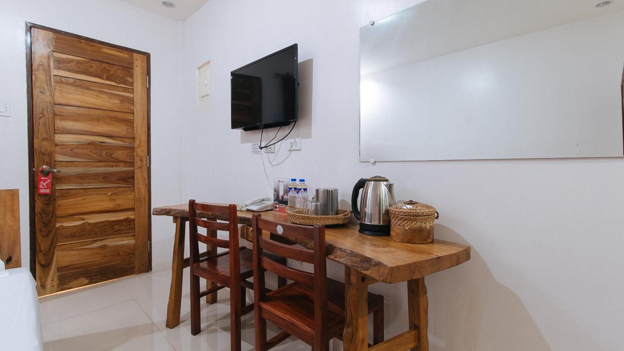 Reddoorz Plus @ Jollydays Hotel Nueva Ecija San Jose  Buitenkant foto