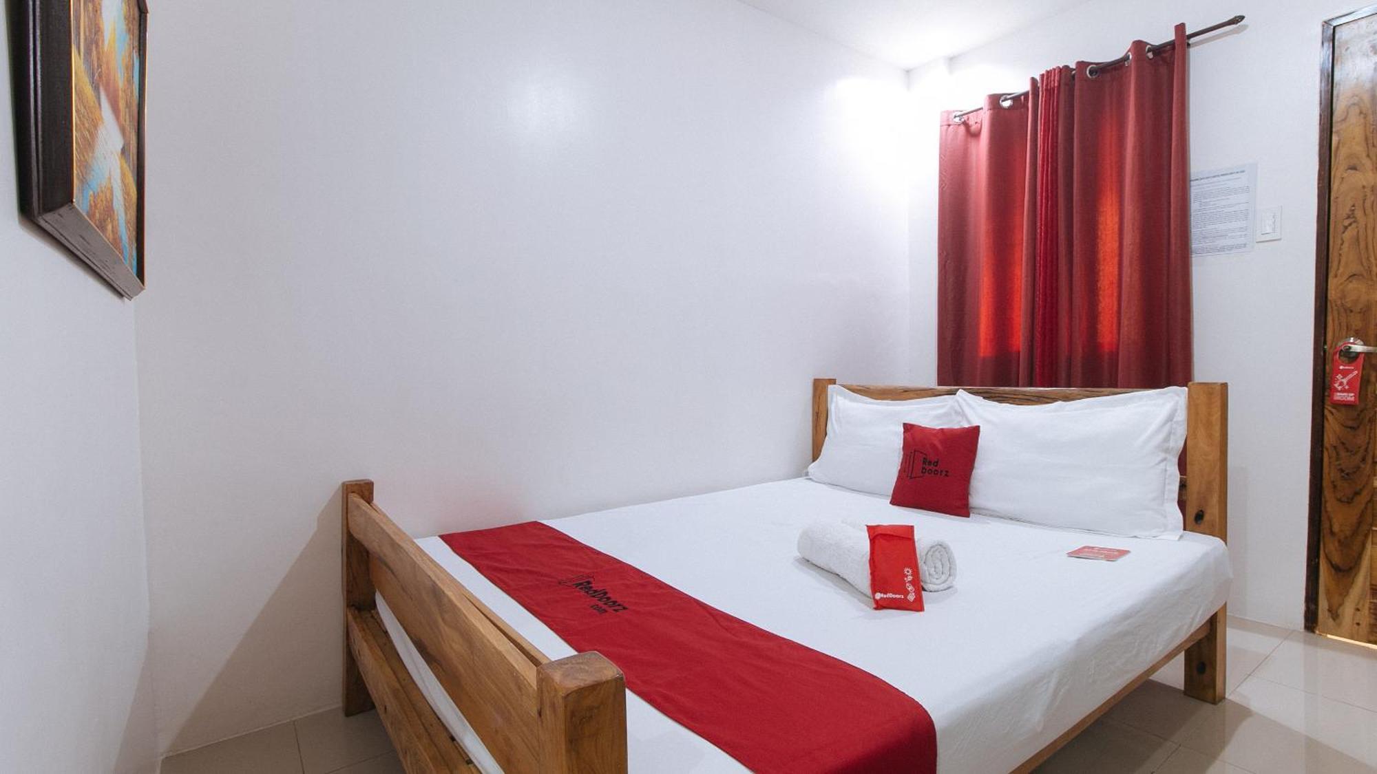 Reddoorz Plus @ Jollydays Hotel Nueva Ecija San Jose  Buitenkant foto