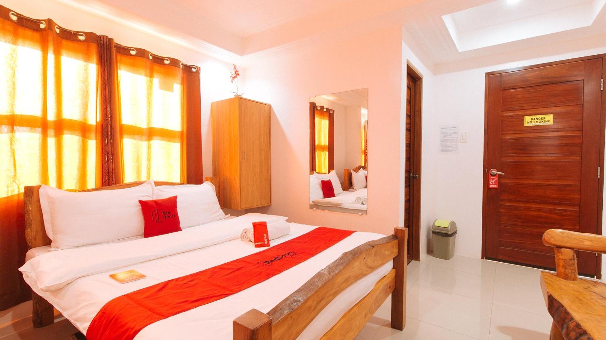 Reddoorz Plus @ Jollydays Hotel Nueva Ecija San Jose  Buitenkant foto