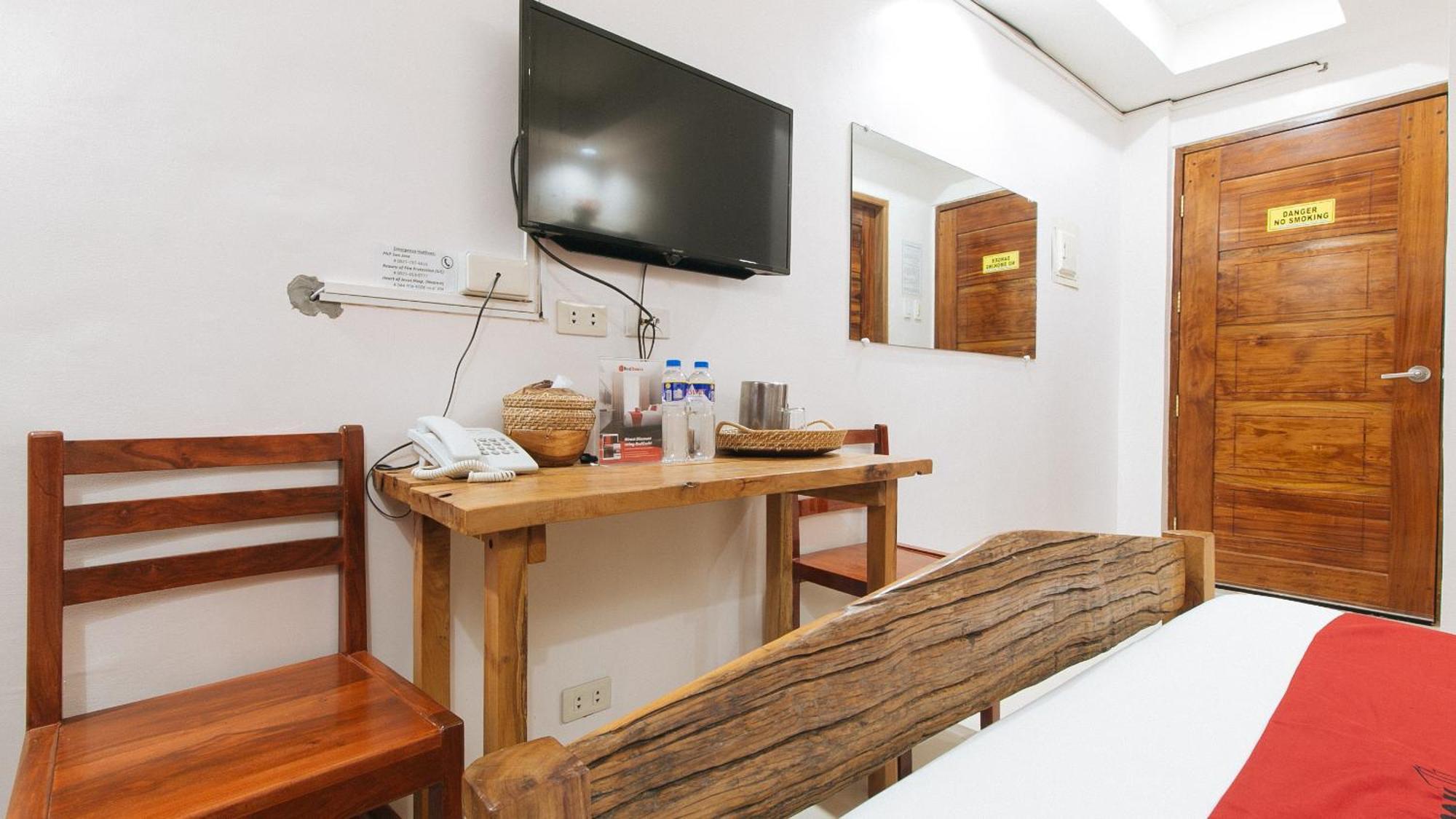 Reddoorz Plus @ Jollydays Hotel Nueva Ecija San Jose  Buitenkant foto