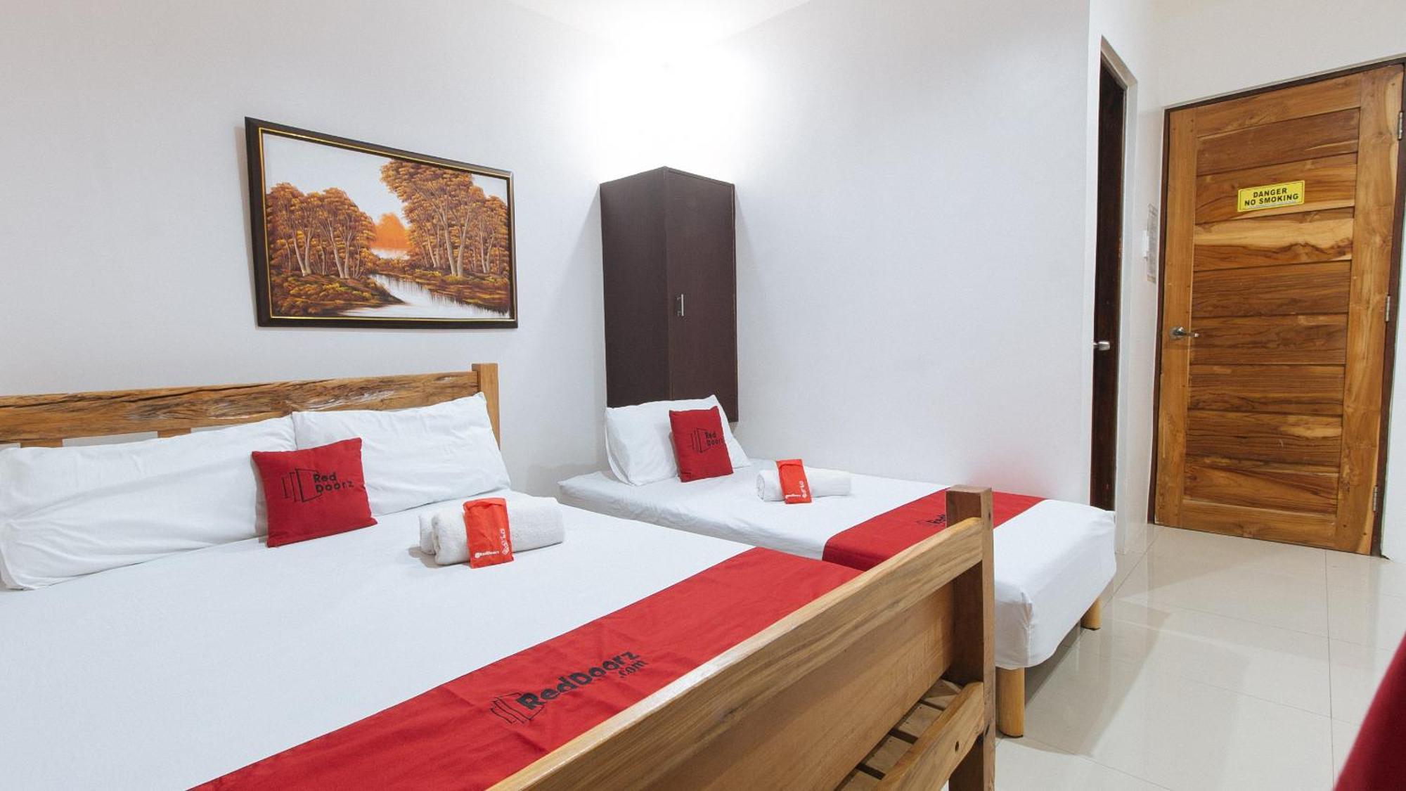Reddoorz Plus @ Jollydays Hotel Nueva Ecija San Jose  Buitenkant foto