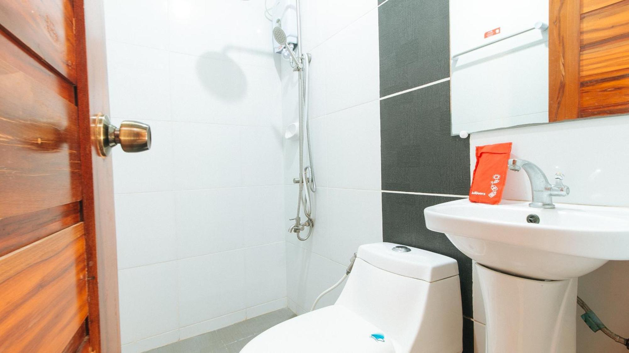 Reddoorz Plus @ Jollydays Hotel Nueva Ecija San Jose  Buitenkant foto