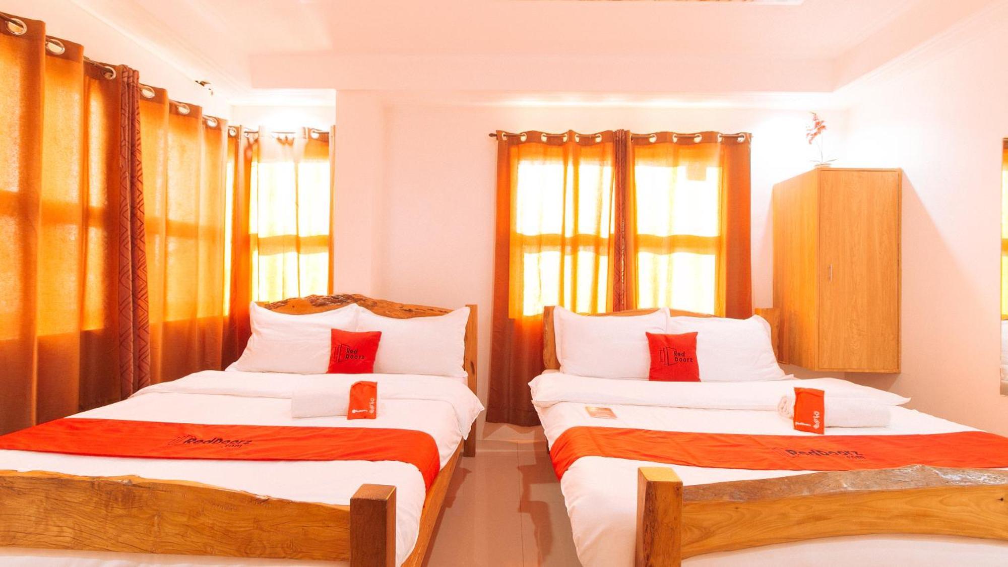 Reddoorz Plus @ Jollydays Hotel Nueva Ecija San Jose  Buitenkant foto