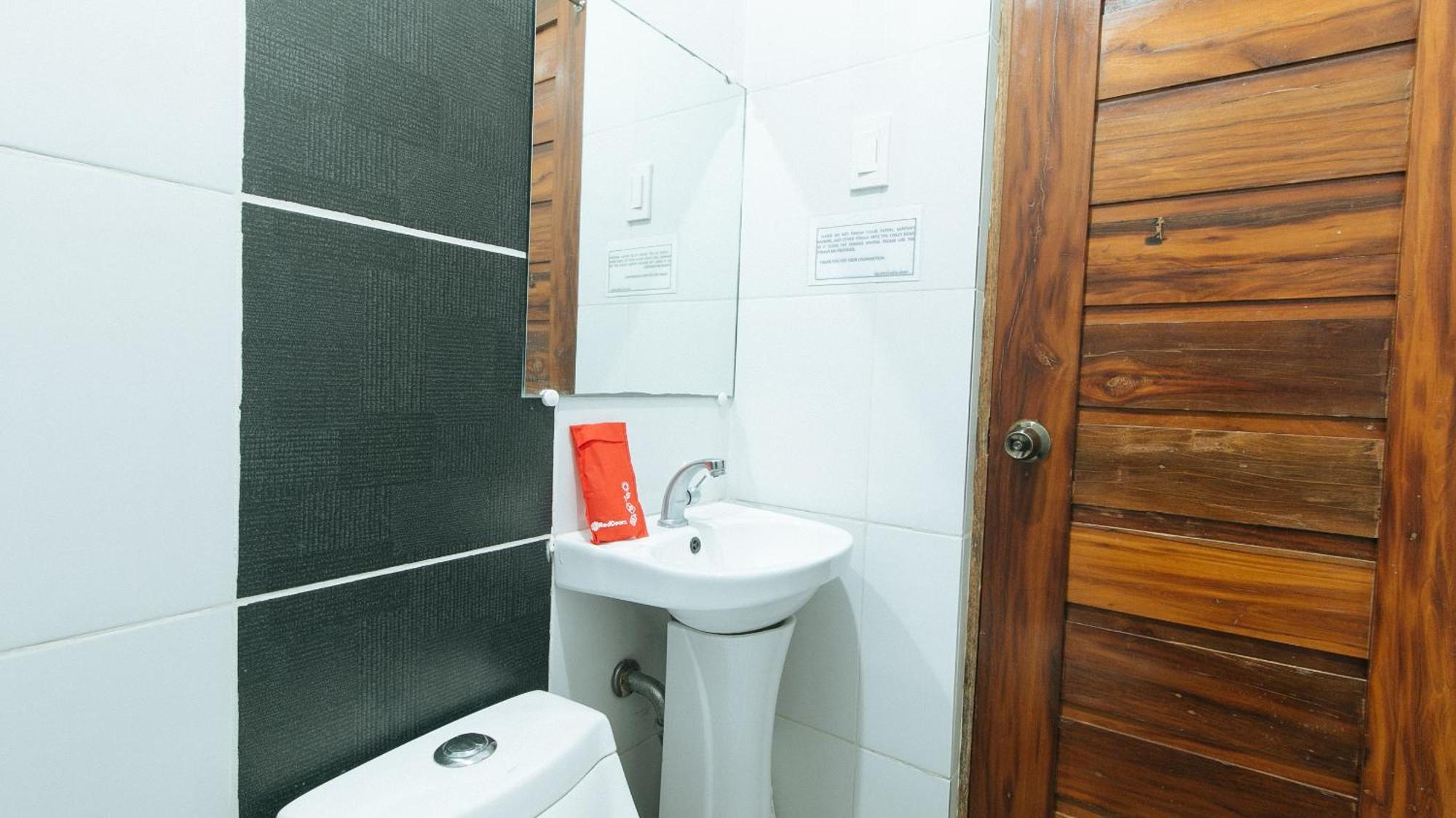 Reddoorz Plus @ Jollydays Hotel Nueva Ecija San Jose  Buitenkant foto