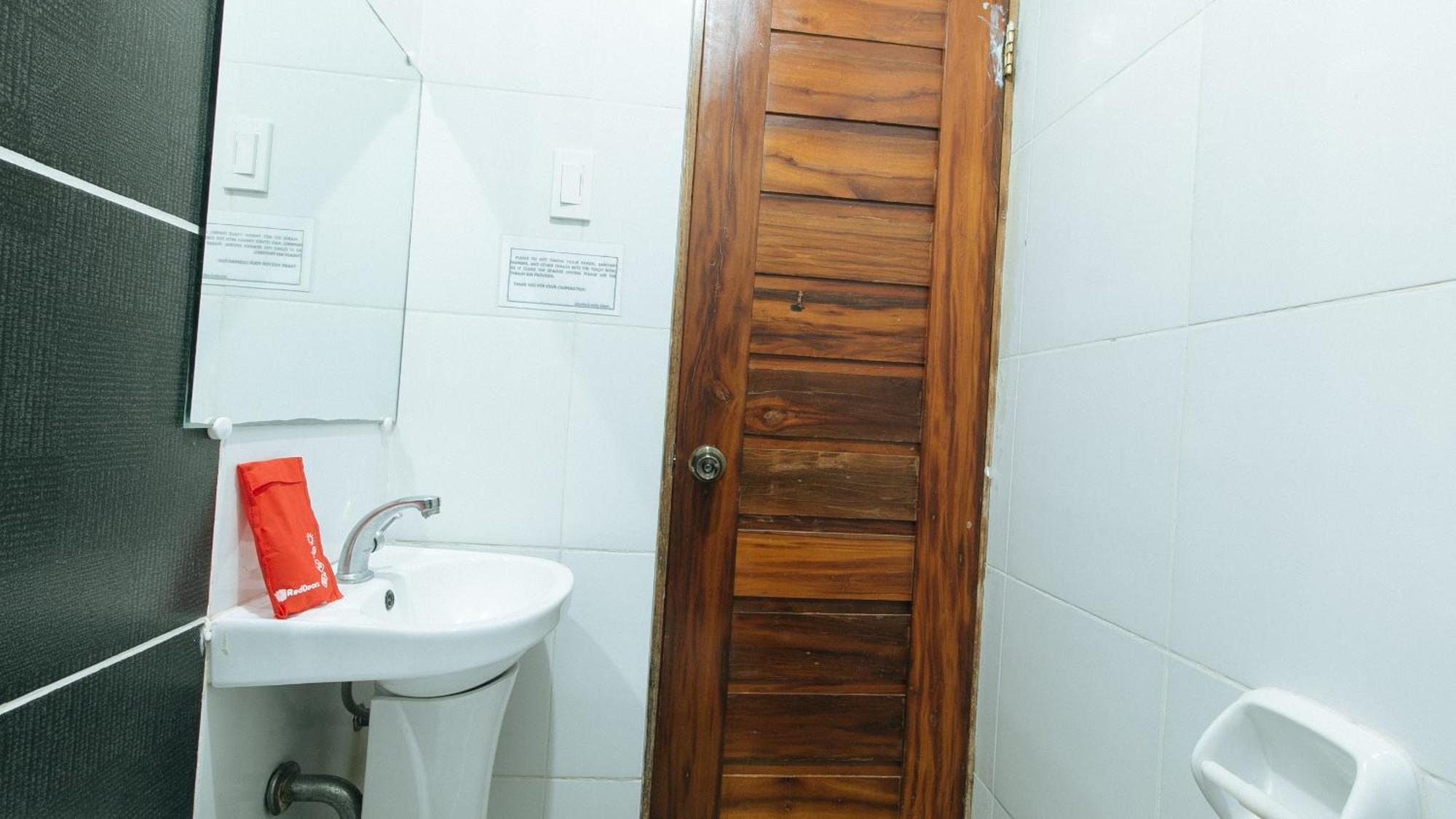 Reddoorz Plus @ Jollydays Hotel Nueva Ecija San Jose  Buitenkant foto